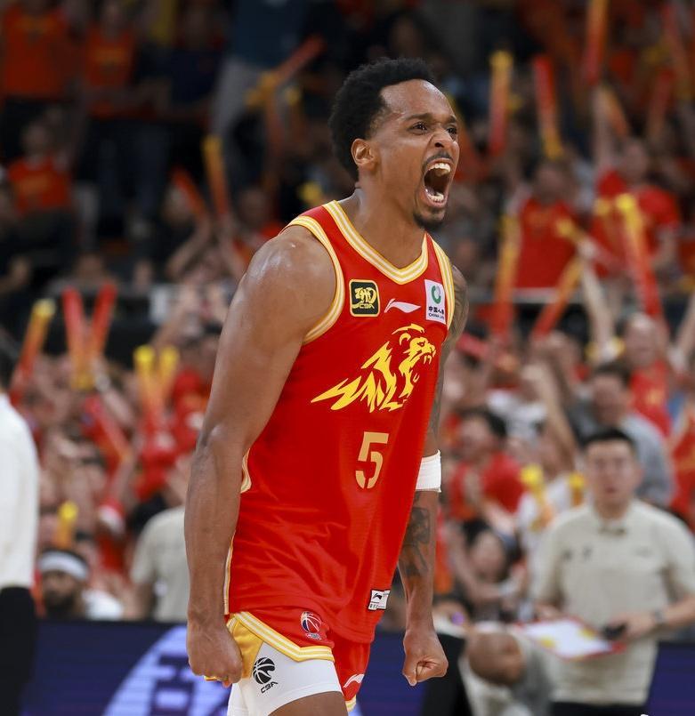 欧篮联今夜走向成谜,广厦男篮防线松动,管理层满意,年轻球员得到机会(广厦男篮许钟豪简历) 欧篮联今夜走向成谜,广厦男篮防线松动,管理层满意,年轻球员得到机会(广厦男篮许钟豪简历)